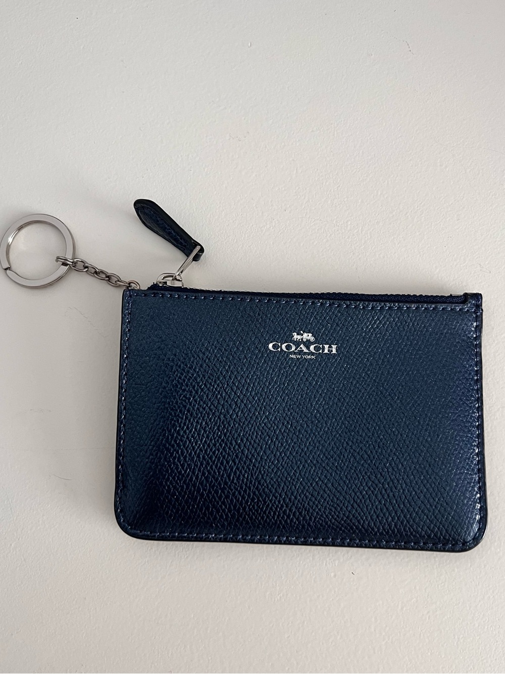 Coach Pebbled Leather zip card holder with Keyring in metallic Navy